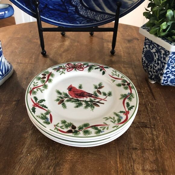 American Atelier Christmas cardinal dessert plates 7 3/4” set of four - Picture 1 of 3
